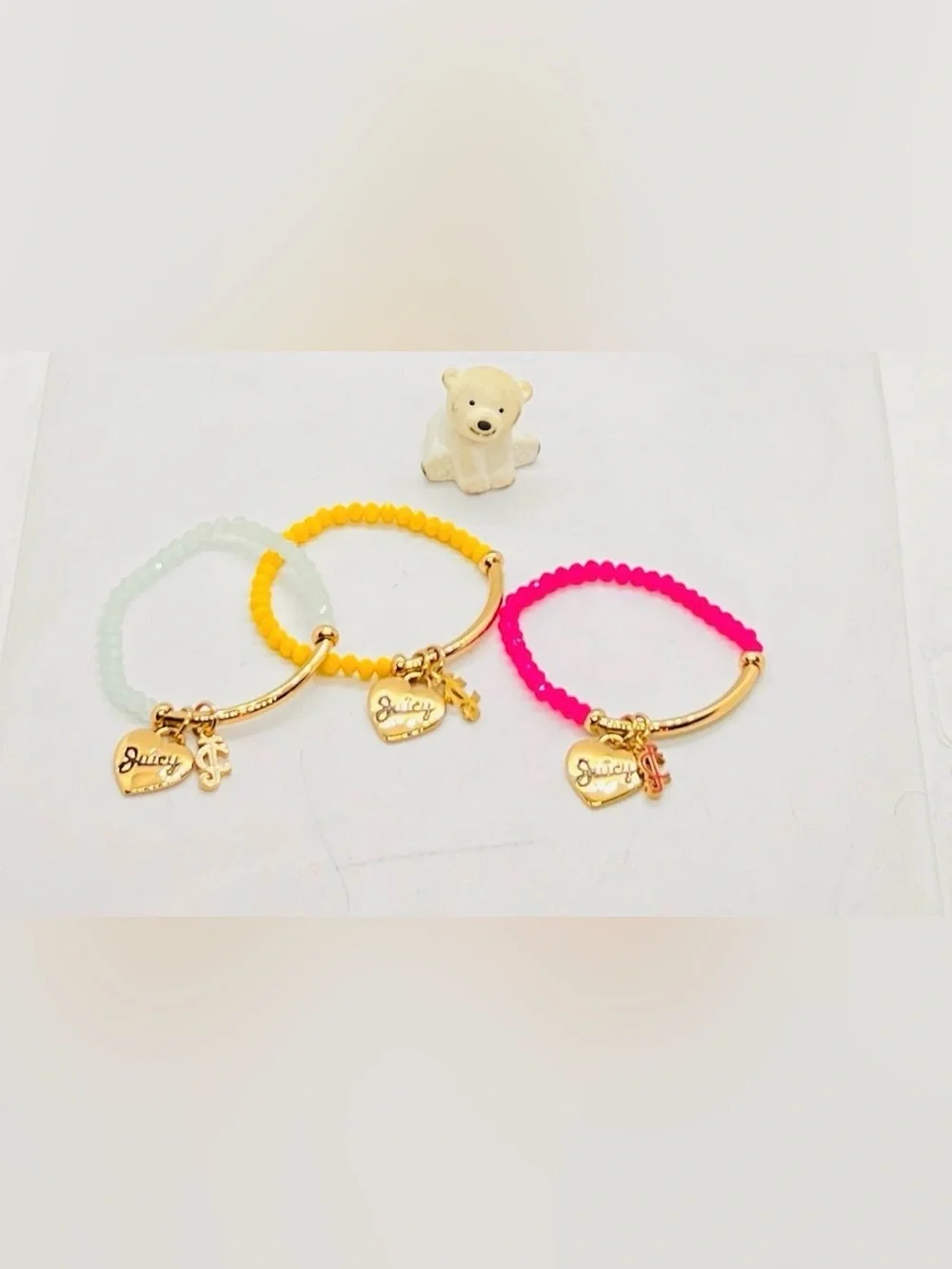 NWOT, JUICY COUTURE Heart Tag Beaded Stretch Bangle Bracelet set of 3, Size 2”